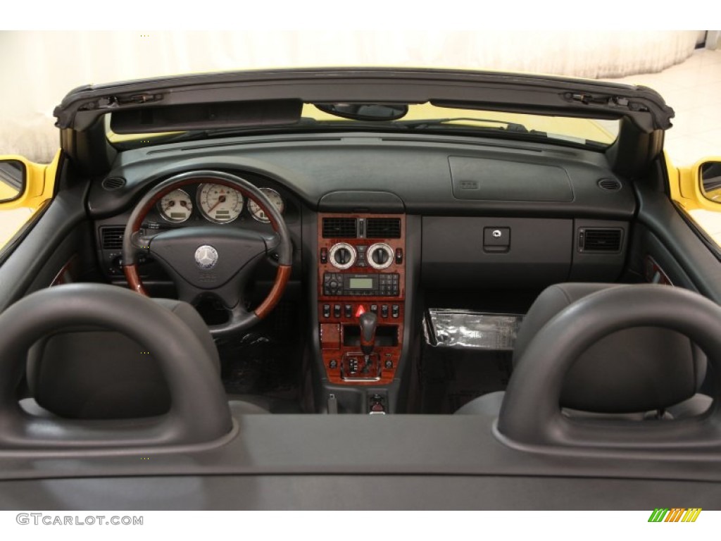 2001 Mercedes-Benz SLK 320 Roadster Charcoal Black Dashboard Photo #102253401