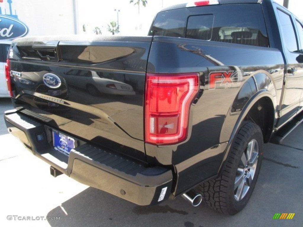 2015 F150 Lariat SuperCrew 4x4 - Tuxedo Black Metallic / Black photo #16