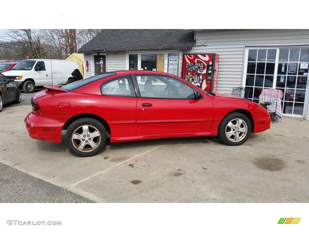 2001 Sunfire SE Coupe - Bright Red / Graphite photo #3
