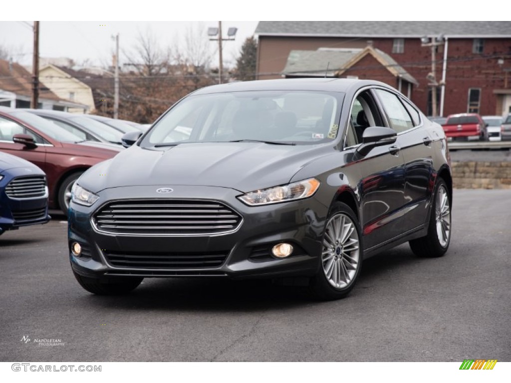 2015 Fusion SE - Magnetic Metallic / Charcoal Black photo #1