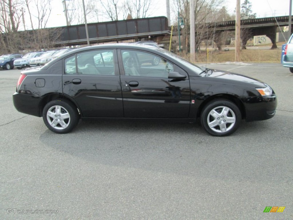 2007 ION 2 Sedan - Black Onyx / Gray photo #5