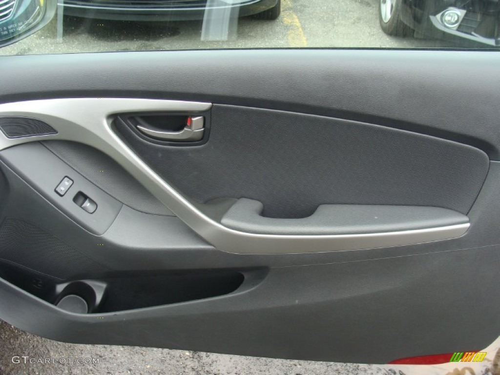 2013 Elantra Coupe SE - Monaco White / Black photo #24