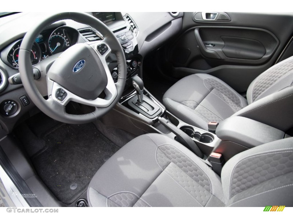 2015 Fiesta SE Sedan - Ingot Silver Metallic / Charcoal Black photo #4