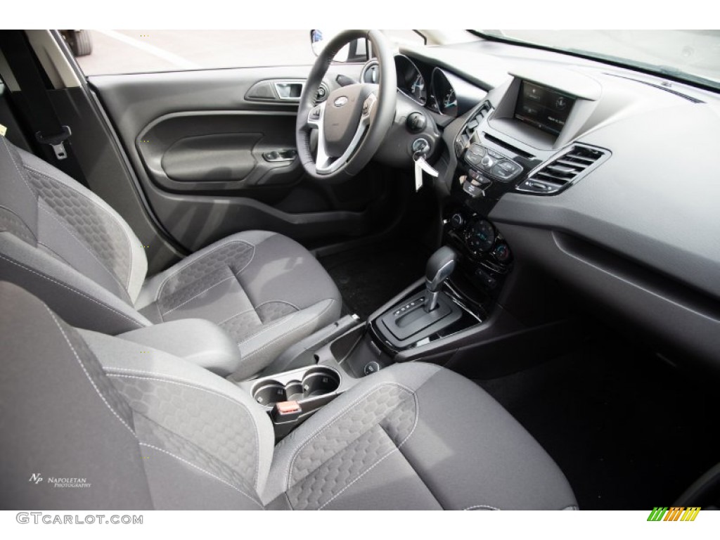 2015 Fiesta SE Sedan - Ingot Silver Metallic / Charcoal Black photo #7