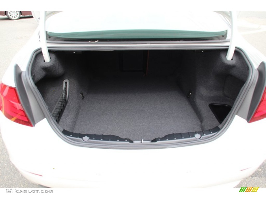2013 BMW 5 Series 528i xDrive Sedan Trunk Photo #102259755
