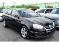 Black - Jetta SE Sedan Photo No. 5