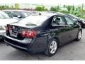 Black - Jetta SE Sedan Photo No. 10