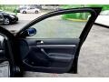 Black - Jetta SE Sedan Photo No. 14