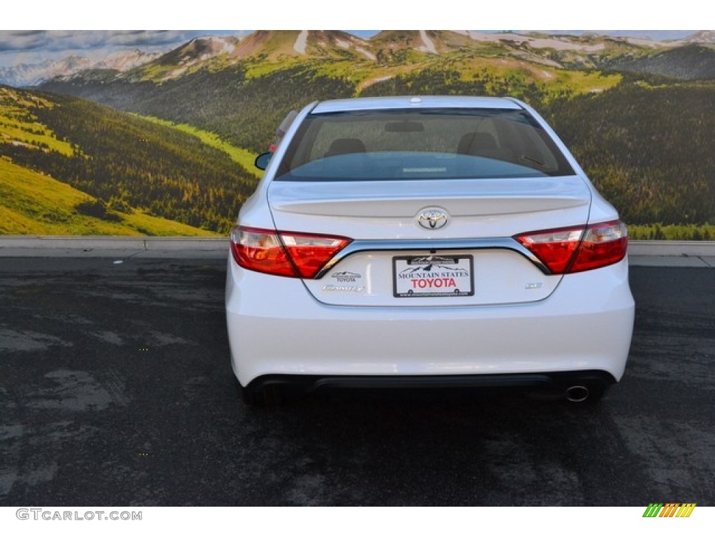 2015 Camry SE - Super White / Black photo #4