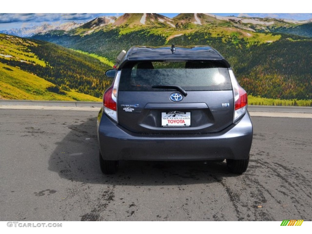 2015 Prius c Two - Magnetic Gray Metallic / Dark Blue/Gray photo #4