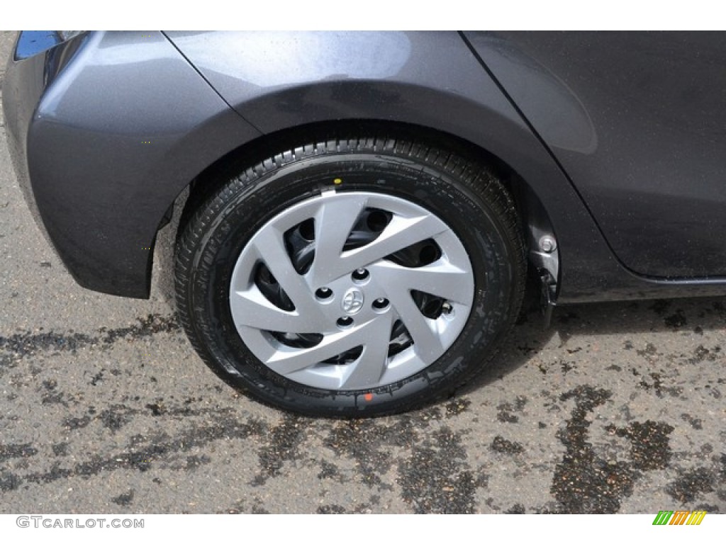 2015 Prius c Two - Magnetic Gray Metallic / Dark Blue/Gray photo #9