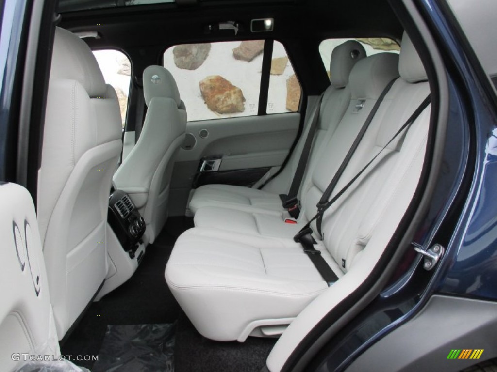 2015 Land Rover Range Rover HSE Rear Seat Photo #102271043