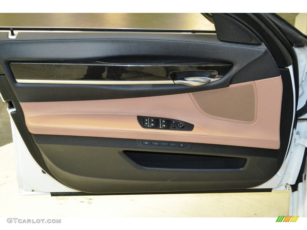 2012 BMW 7 Series 740Li Sedan Door Panel Photos
