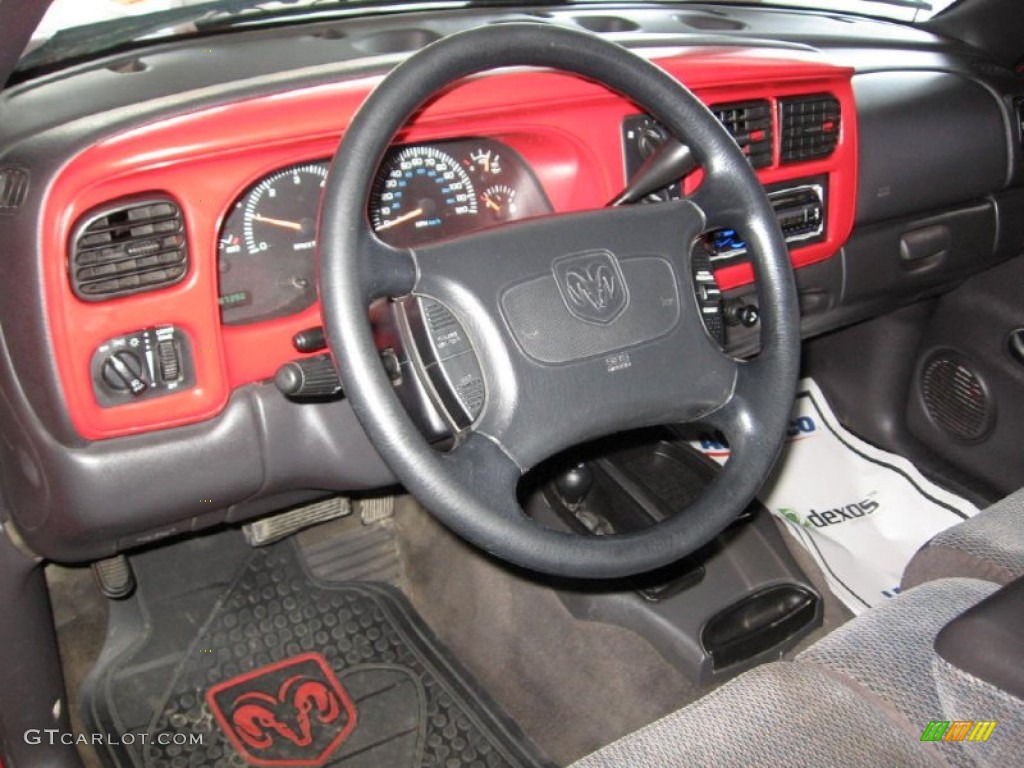 1999 Dakota Sport Extended Cab 4x4 - Metallic Red / Mist Gray photo #7