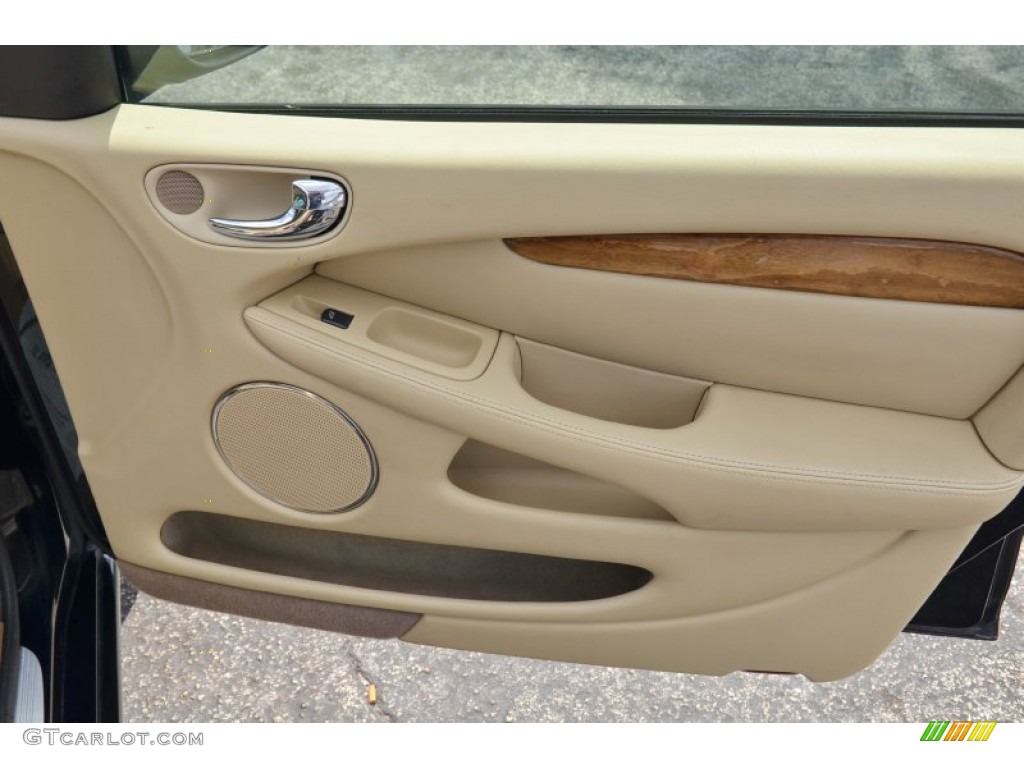 2004 Jaguar X-Type 3.0 Champagne Door Panel Photo #102278298