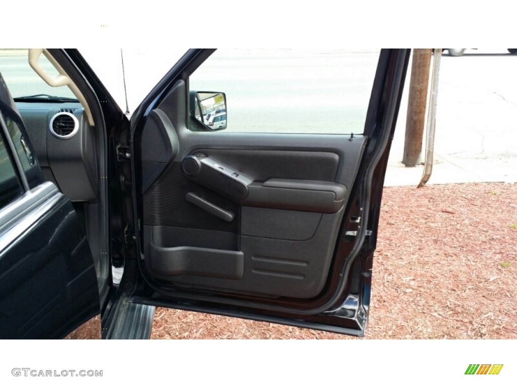 2006 Mountaineer Luxury AWD - Black / Charcoal Black photo #10