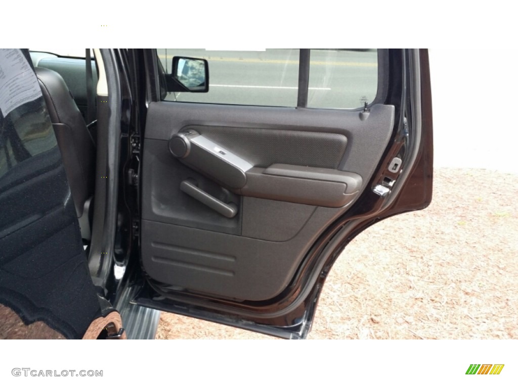 2006 Mountaineer Luxury AWD - Black / Charcoal Black photo #13