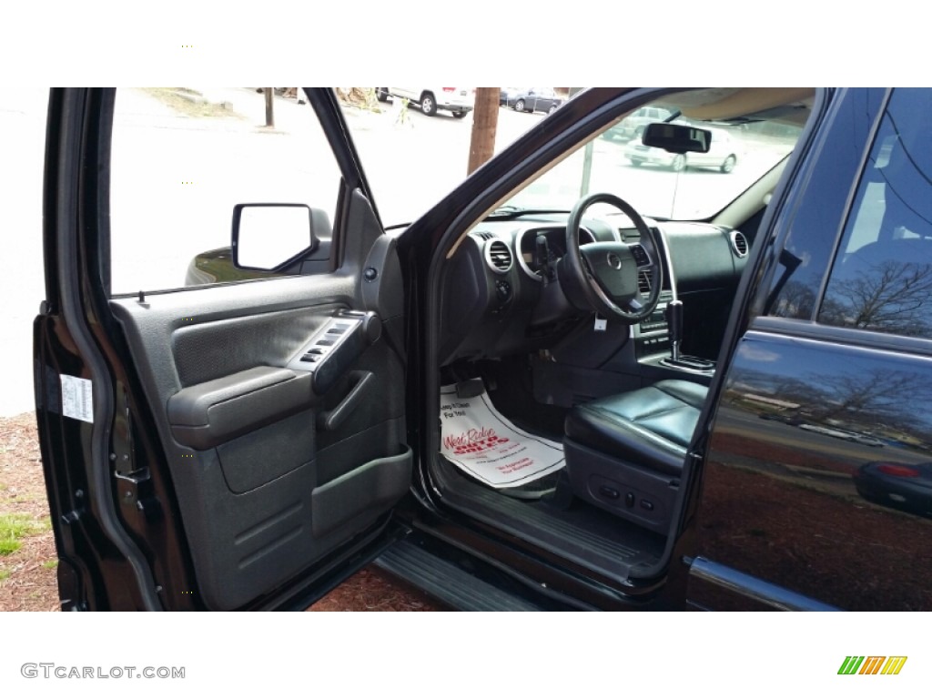2006 Mountaineer Luxury AWD - Black / Charcoal Black photo #25