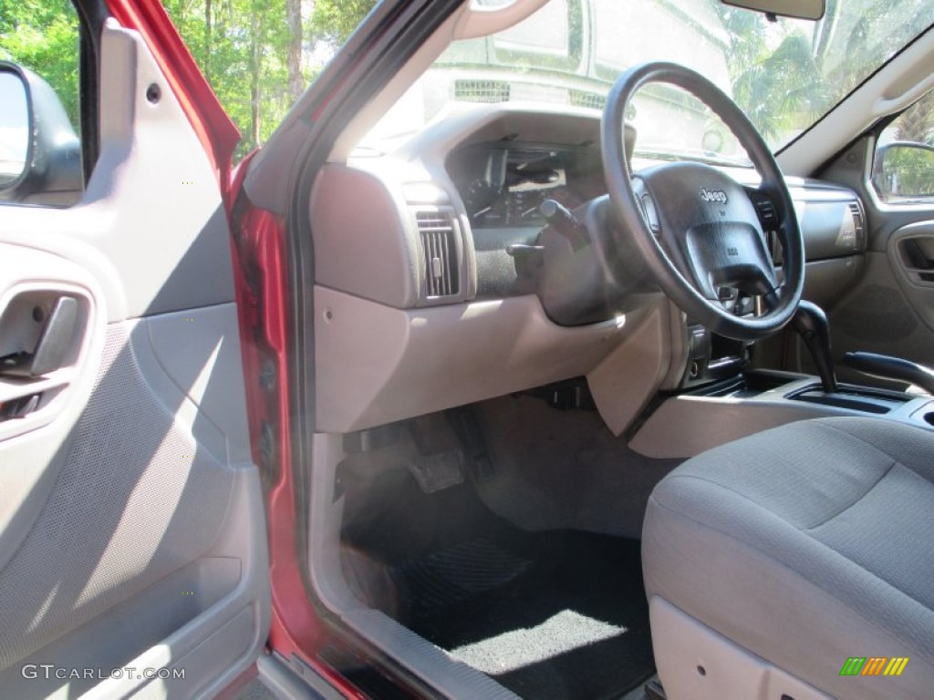2004 Grand Cherokee Laredo - Inferno Red Pearl / Dark Slate Gray photo #9