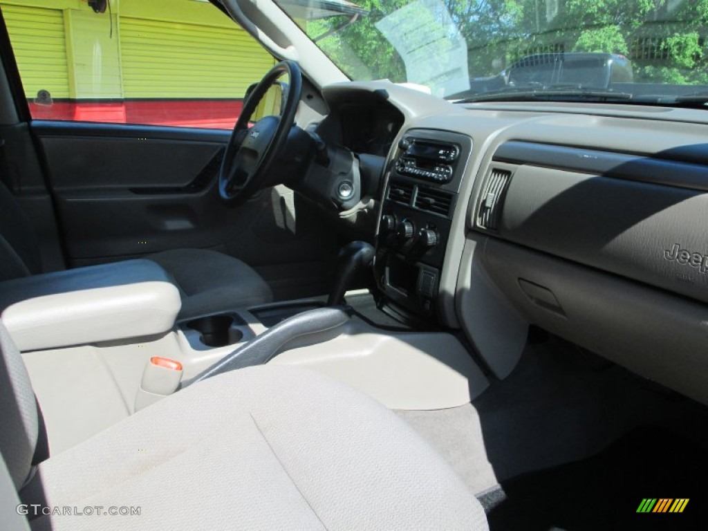 2004 Grand Cherokee Laredo - Inferno Red Pearl / Dark Slate Gray photo #13