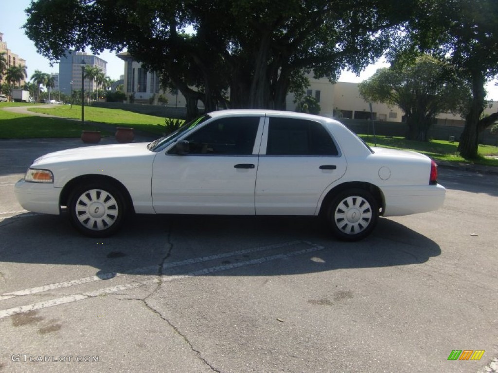 2006 Crown Victoria Police Interceptor - Vibrant White / Medium Light Stone photo #2