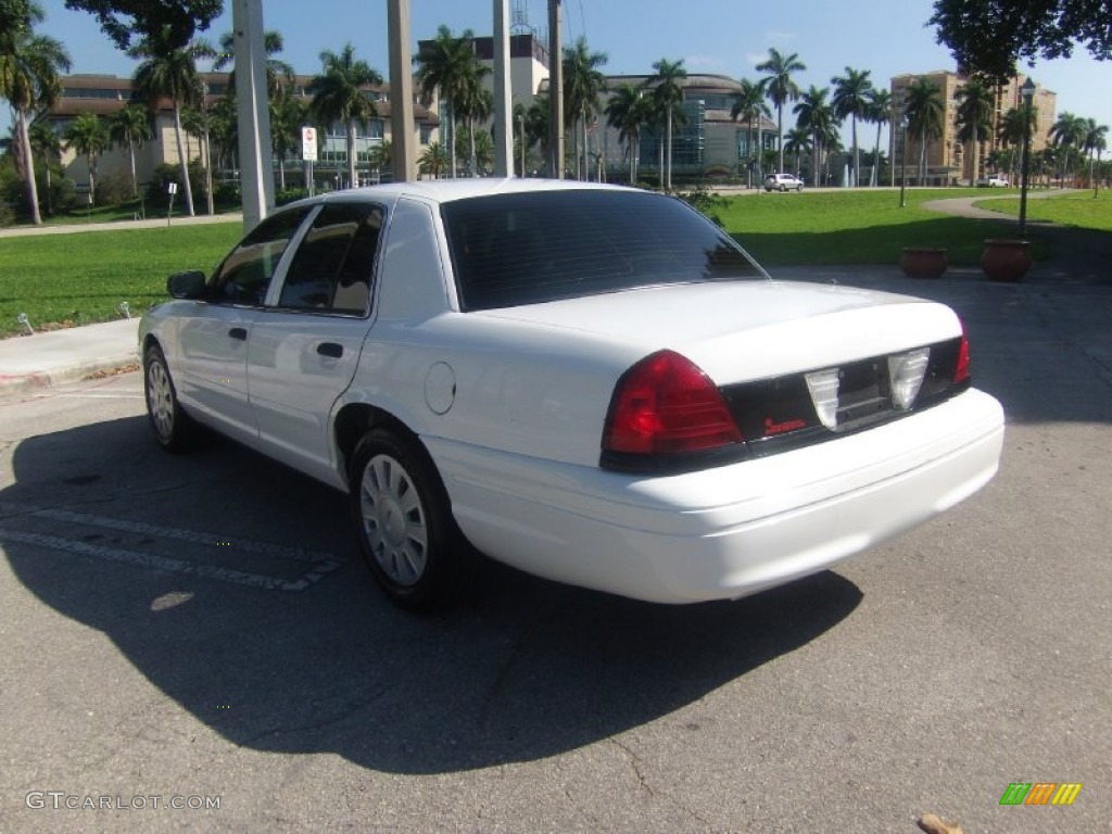 2006 Crown Victoria Police Interceptor - Vibrant White / Medium Light Stone photo #3