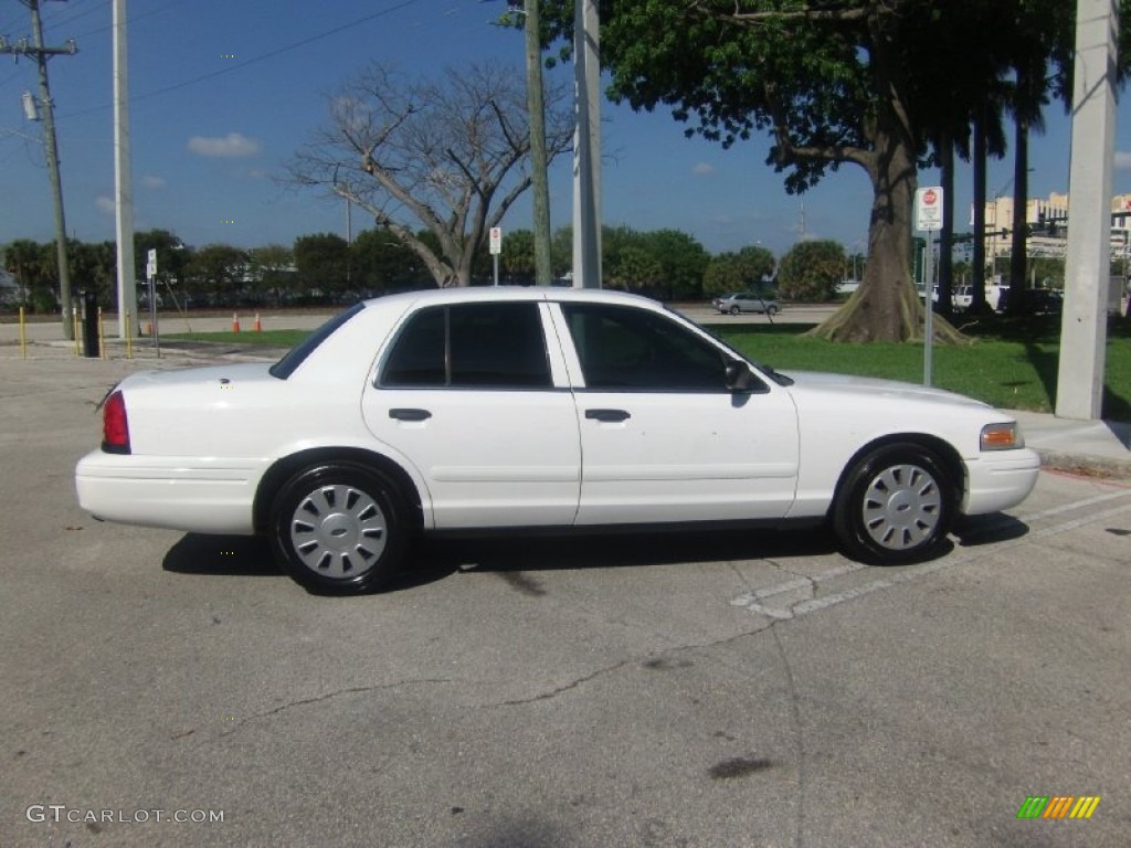 2006 Crown Victoria Police Interceptor - Vibrant White / Medium Light Stone photo #5