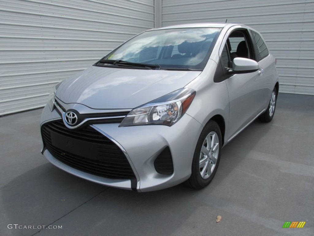 Classic Silver Metallic 2015 Toyota Yaris 3-Door LE Exterior Photo #102290270
