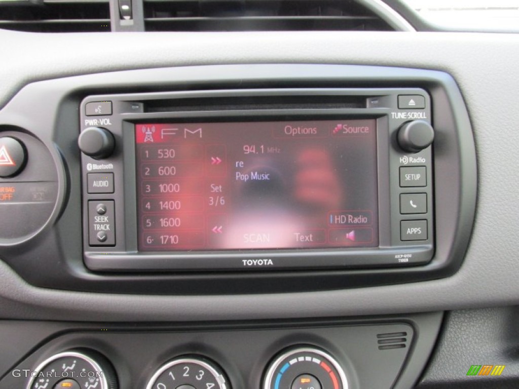 2015 Toyota Yaris 3-Door LE Controls Photo #102290618