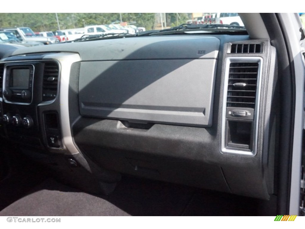 2014 1500 Big Horn Quad Cab - Bright Silver Metallic / Black/Diesel Gray photo #21