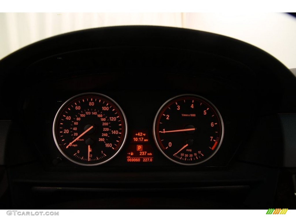2009 BMW 5 Series 528xi Sedan Gauges Photos