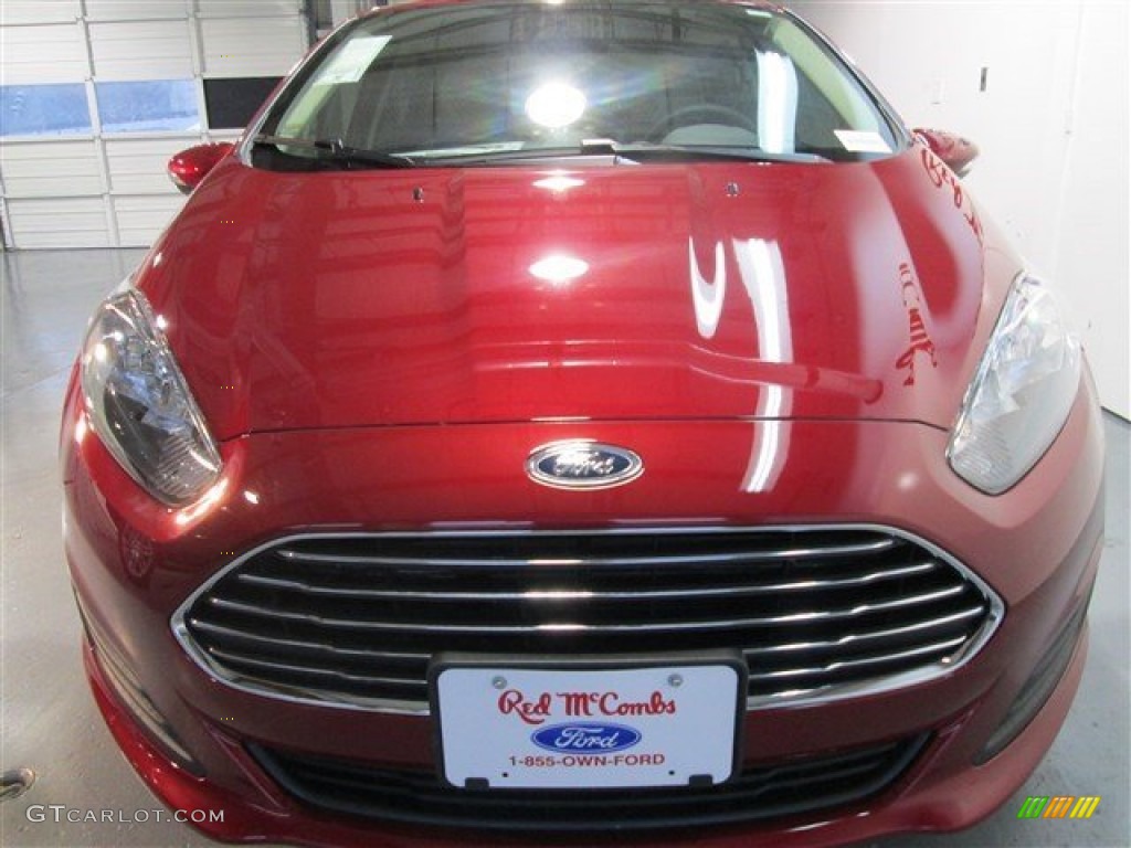 2015 Fiesta SE Sedan - Ruby Red Metallic / Charcoal Black photo #2