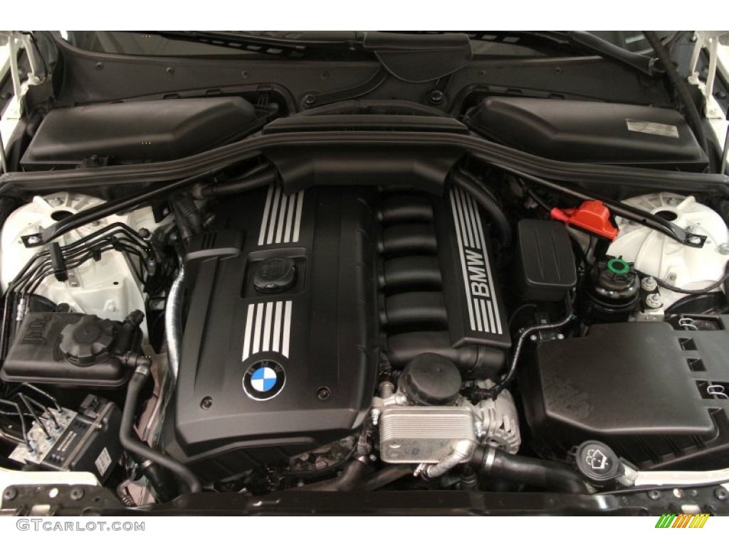 2009 BMW 5 Series 528xi Sedan Engine Photos