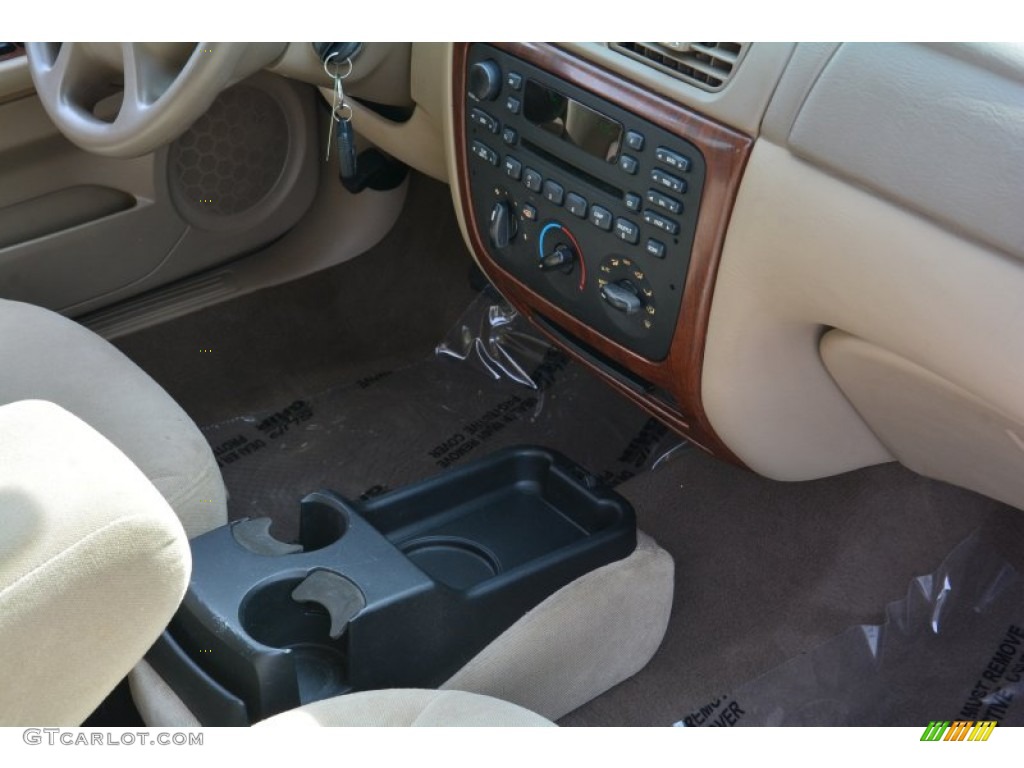 2003 Sable GS Sedan - Arizona Beige Metallic / Medium Parchment photo #19