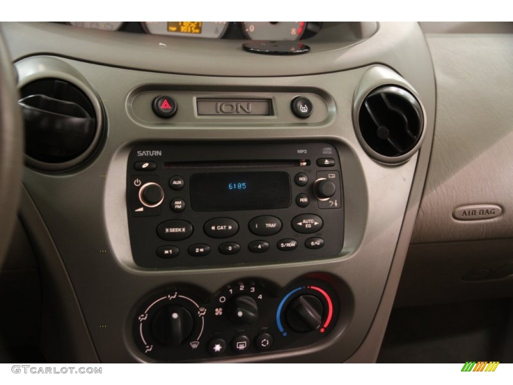 2004 Saturn ION 3 Sedan Controls Photos