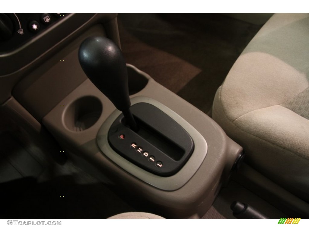2004 Saturn ION 3 Sedan Transmission Photos