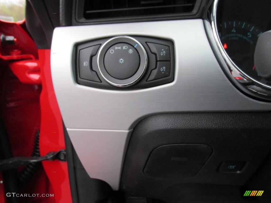 2015 Ford Mustang GT Premium Coupe Controls Photo #102310027