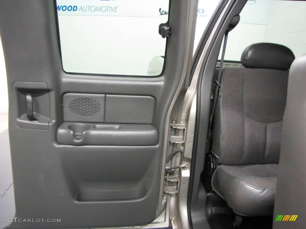 2003 Silverado 1500 Extended Cab - Light Pewter Metallic / Dark Charcoal photo #12