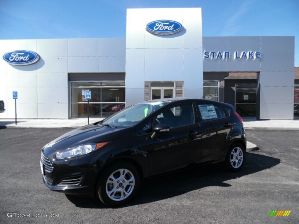 2015 Fiesta SE Hatchback - Tuxedo Black Metallic / Charcoal Black photo #1