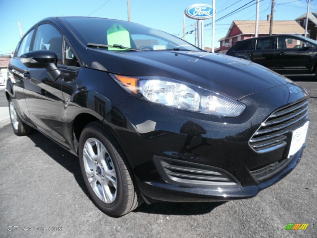 2015 Fiesta SE Hatchback - Tuxedo Black Metallic / Charcoal Black photo #7