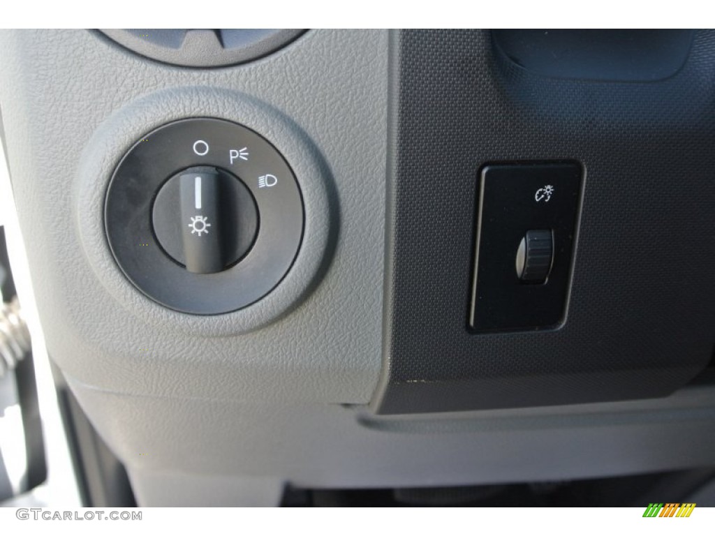 2014 E-Series Van E250 Cargo Van - Oxford White / Medium Flint photo #13