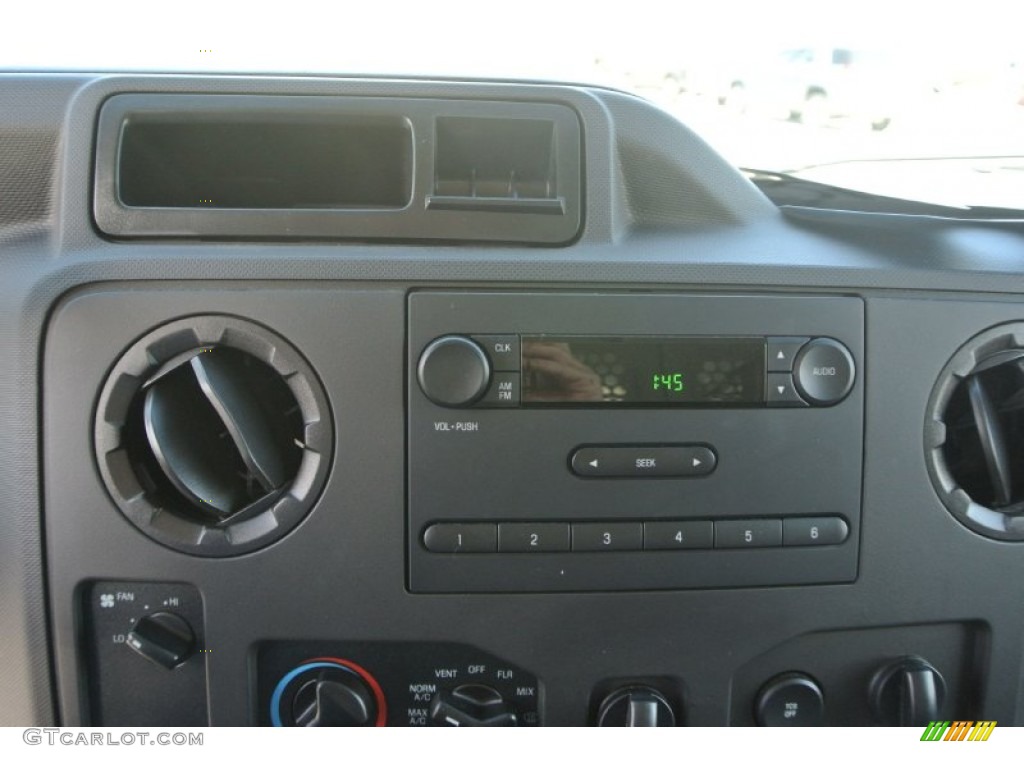 2014 E-Series Van E250 Cargo Van - Oxford White / Medium Flint photo #17