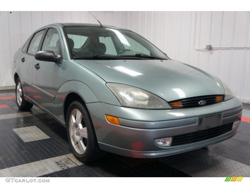 2004 Focus ZTS Sedan - Light Tundra Metallic / Medium Graphite photo #5