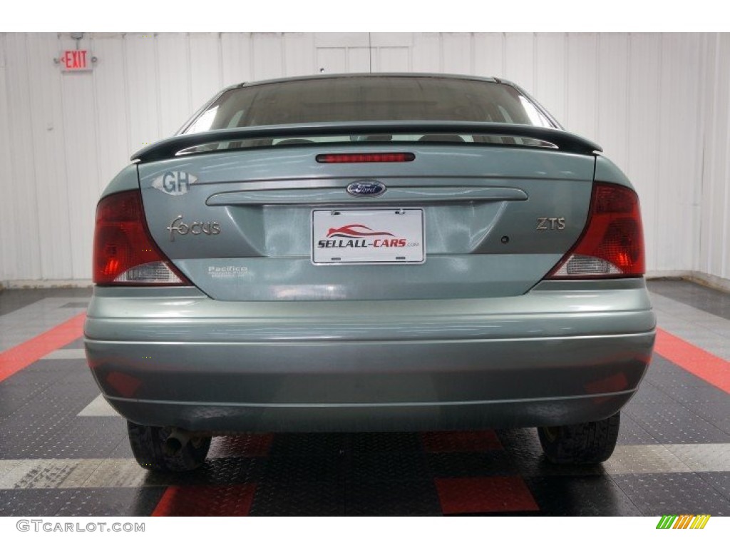 2004 Focus ZTS Sedan - Light Tundra Metallic / Medium Graphite photo #9