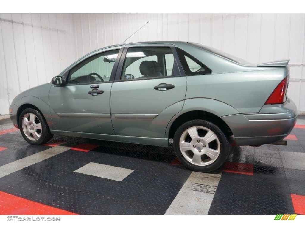 2004 Focus ZTS Sedan - Light Tundra Metallic / Medium Graphite photo #11