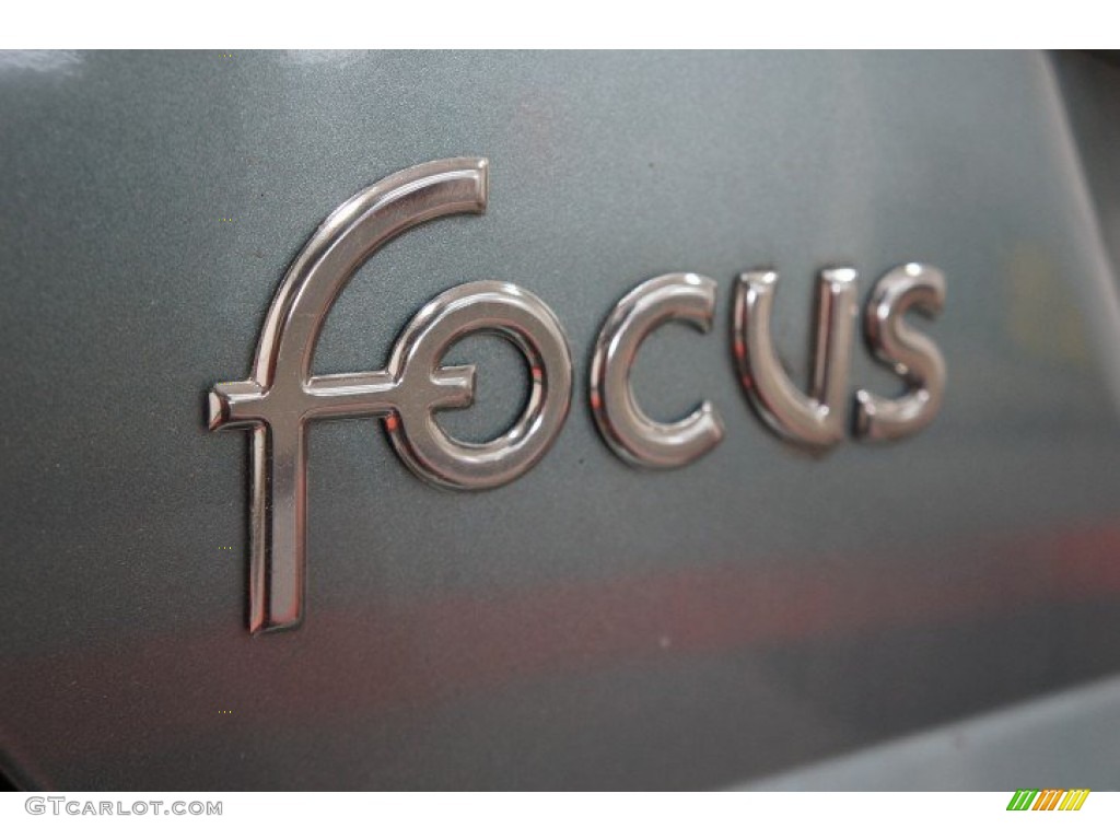 2004 Focus ZTS Sedan - Light Tundra Metallic / Medium Graphite photo #65