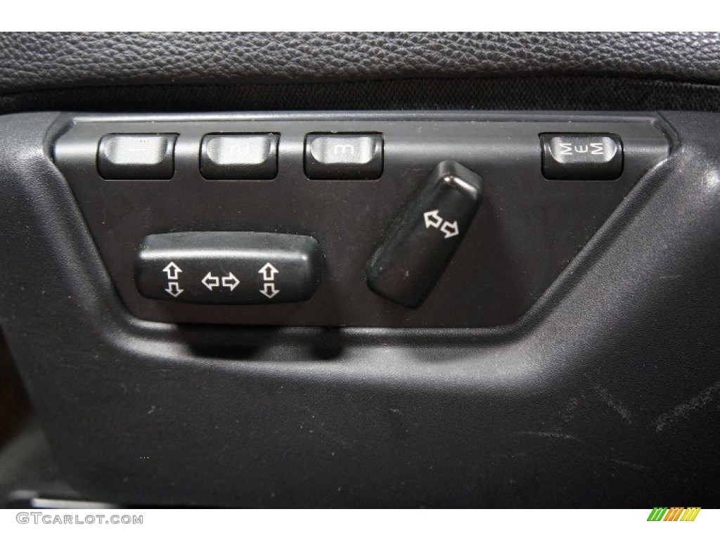 2005 XC70 AWD - Black / Graphite photo #19
