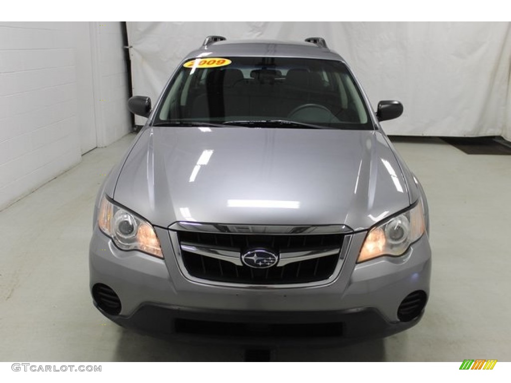 2009 Outback 2.5i Wagon - Quartz Silver Metallic / Off Black photo #2