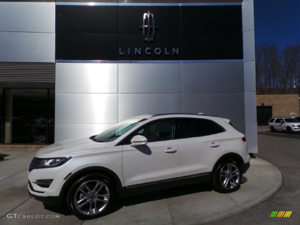 White Platinum Metallic Tri-coat Lincoln MKC