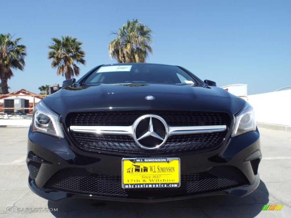 2015 CLA 250 - Night Black / Black photo #2